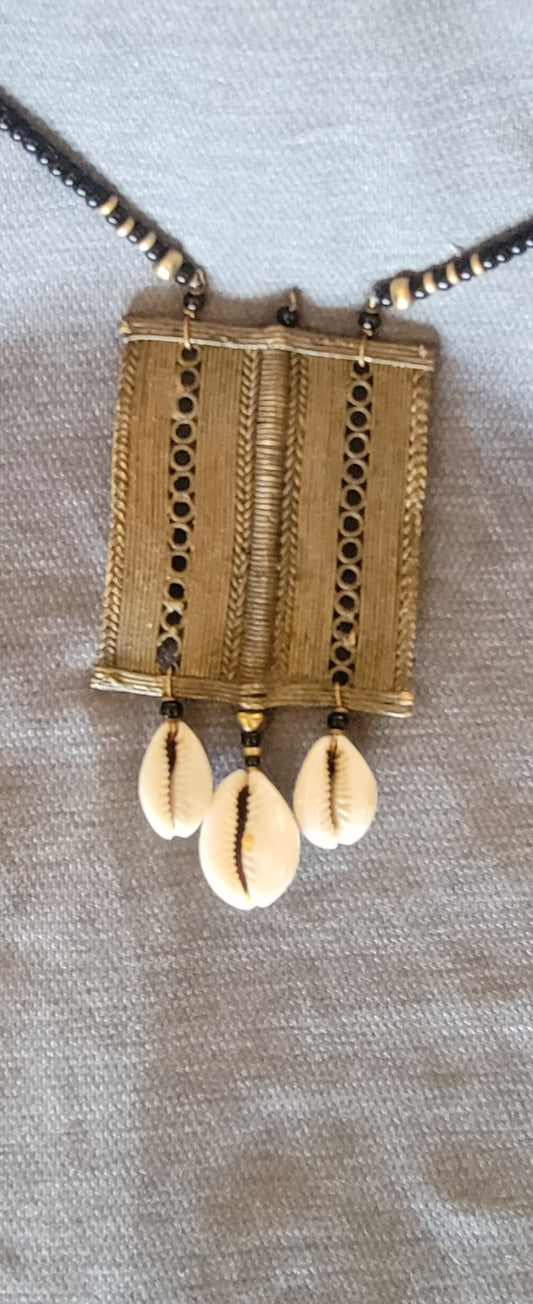 Baule Pendent with Cowrie Shell Necklace