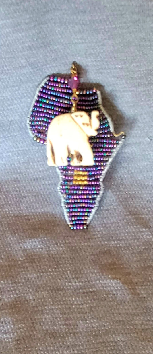 Glass Beaded Afrikan Pin with Bone Elephant